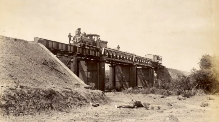Ferrocarril Midland, probablemente más tarde Owego-Midland R.R; American;  aproximadamente 1870; Albúmina imprimir plata Fotografía de stock - Alamy